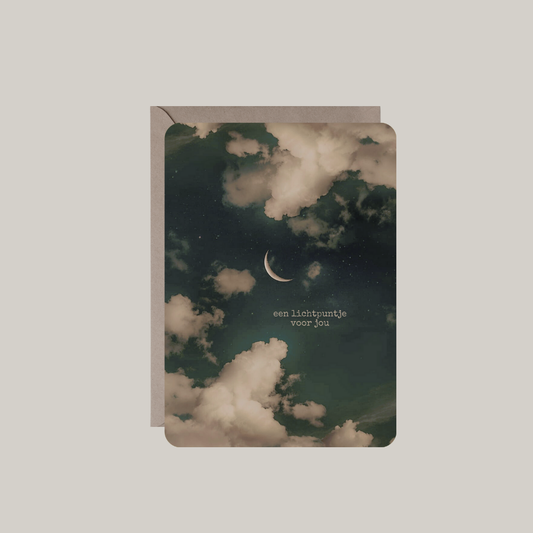 kaart-sterrenhemel met wolken en maansikkel